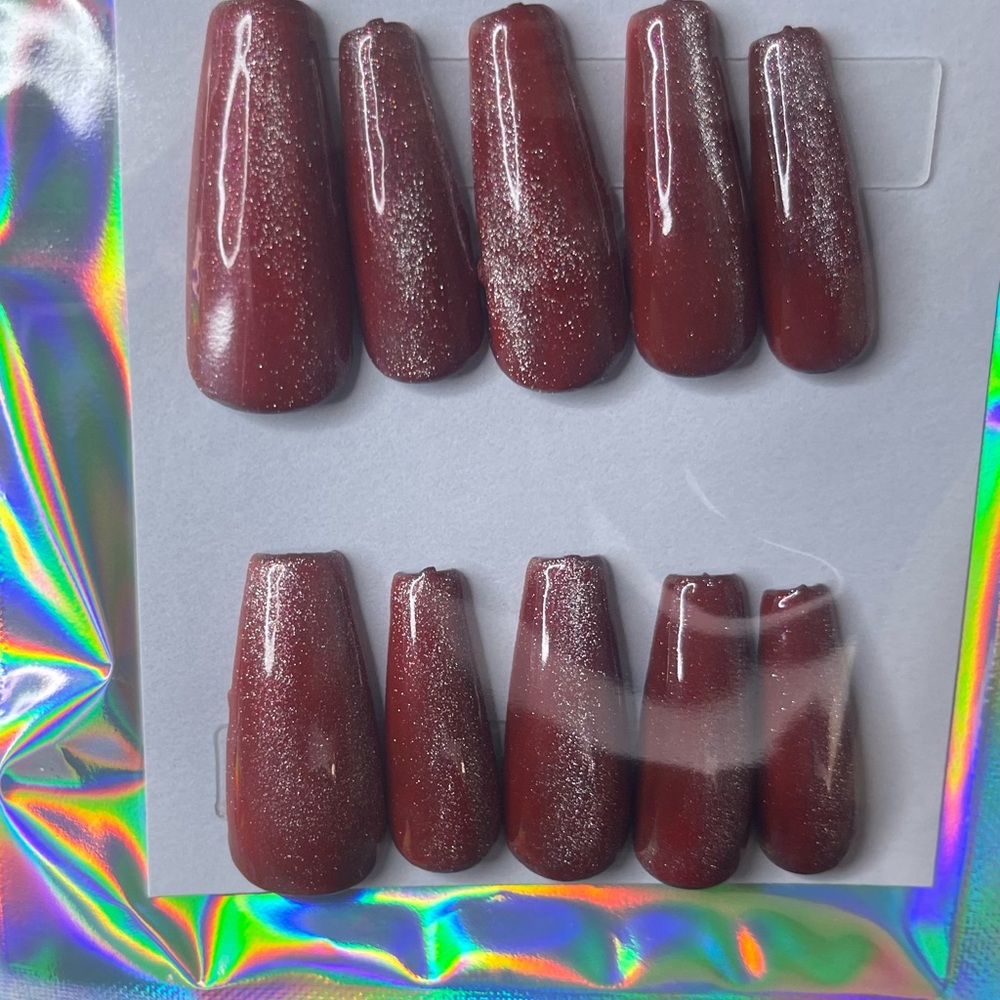 Glittery Deep Rose Press-On Nail Set